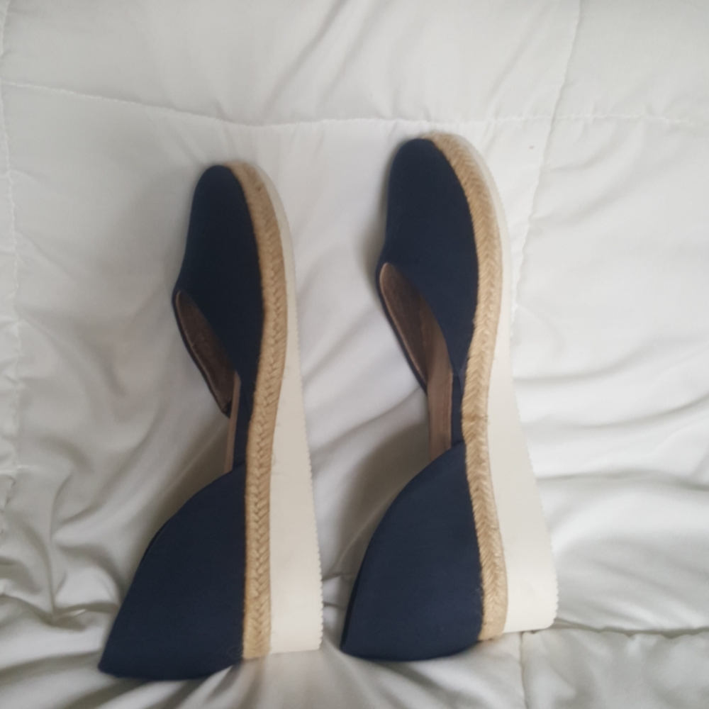 Life stride navey blue slip on shoe. - Picture 3 of 4